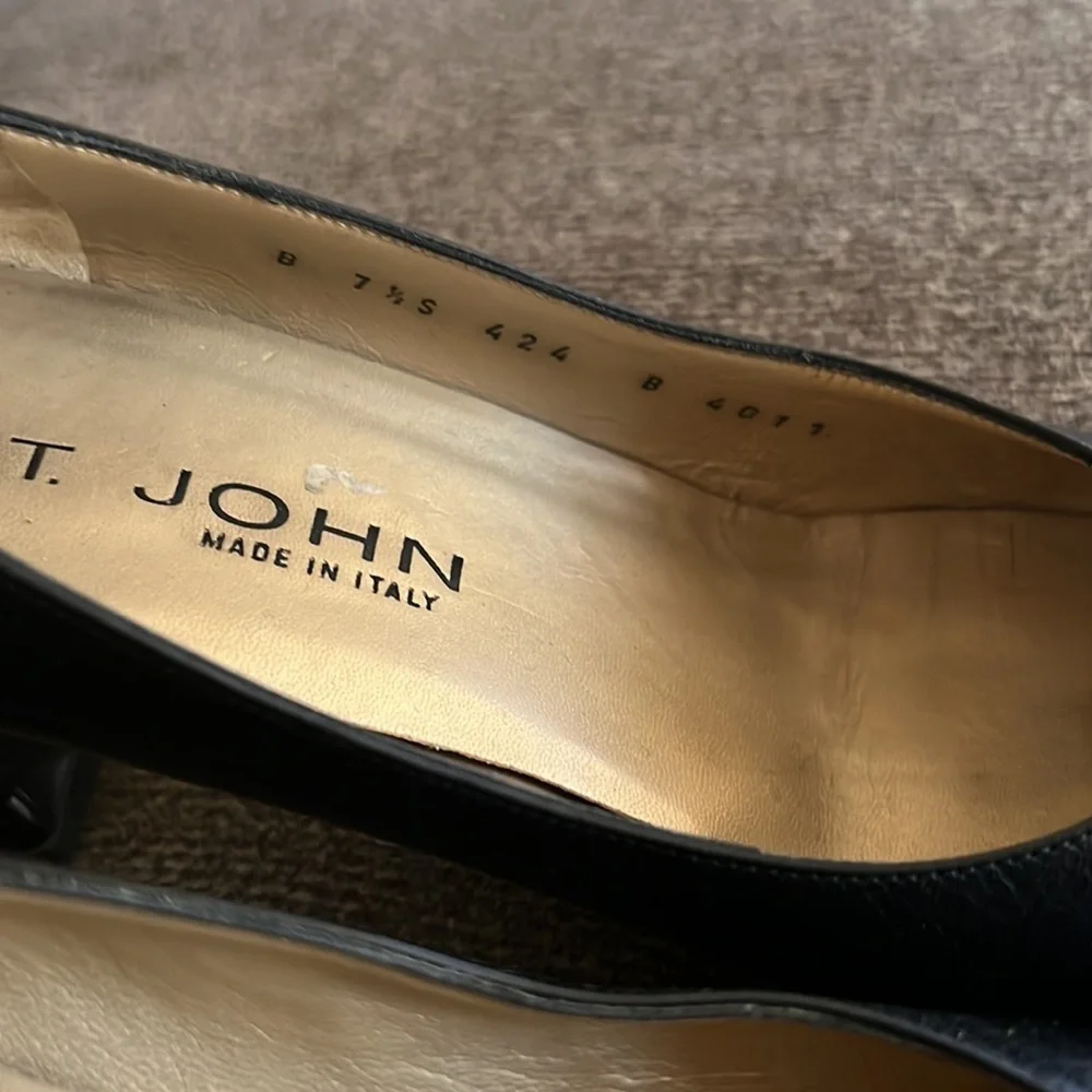 St. John Black Leather Square Toe Block Heel Made‎ in Italy Size 7.5